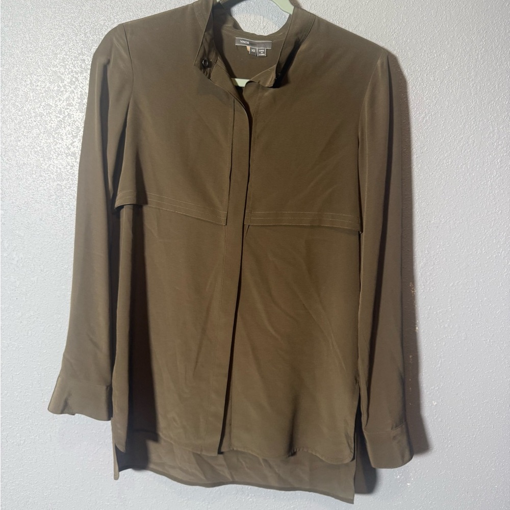 Vince 100% silk‎ button down shirt/ xs